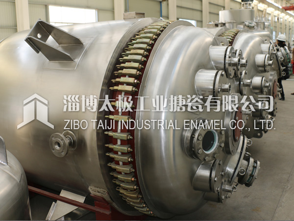 為什么搪玻璃反應釜設備是目前最理想的藥化設備？